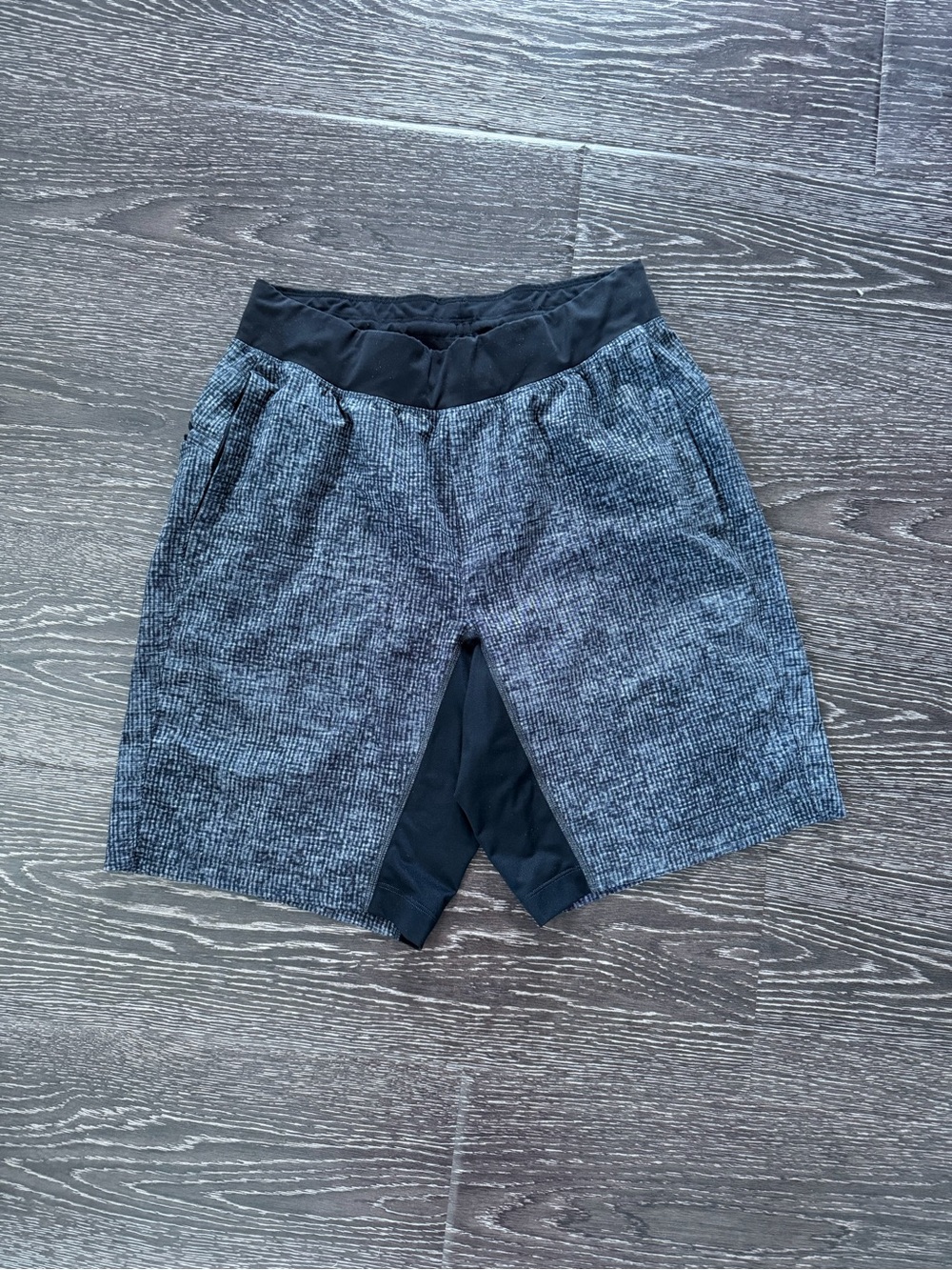 lululemon athletica Gray Heather Hybrid Running Shorts with Black Liner size M